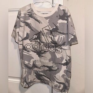 Adidas size small 8 boys gray and white patterned short sleeve athletic tshirt